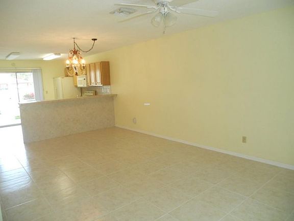 4th image of 761 W Elkcam Cir Unit B102