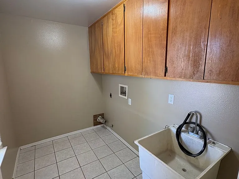 391 Trinity Ct — Photo 30