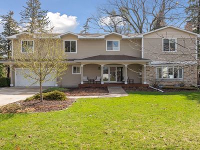 1892 Asbury St, Falcon Heights, MN, 55113