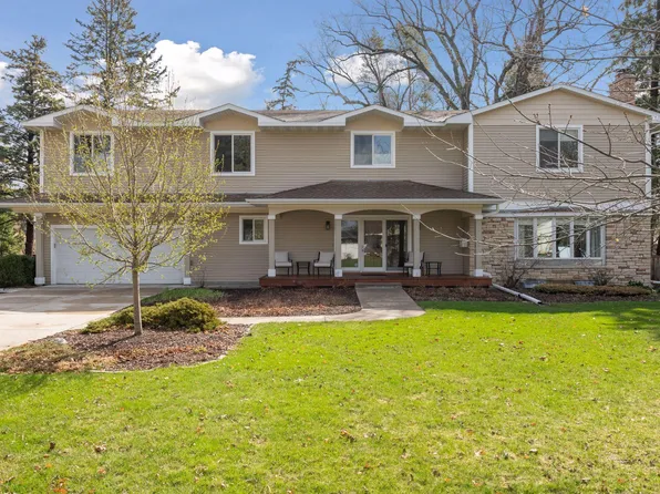 1892 Asbury St, Falcon Heights, MN 55113