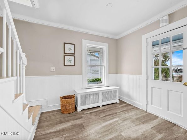 9 Oak Ln, Old Greenwich, CT 06870
