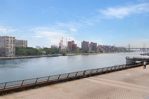 Sold by Corcoran | media 21