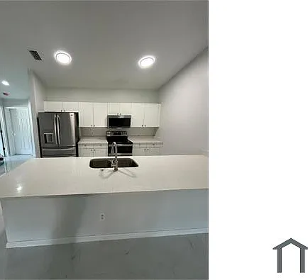 3 bed, 1214 sqft, $2,000 — Photo 2