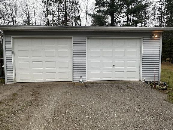 4th image of 10898 Park Dr