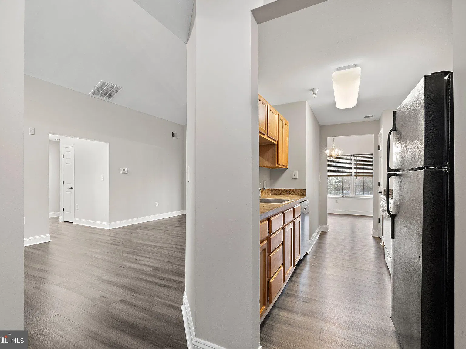 Greenbelt Lake Vill Condo-Phs 10 — Photo 3