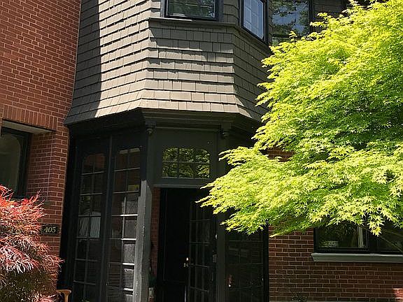 2nd image of 405 E Evergreen Ave