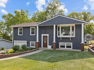1313 Washington St, Lake In The Hills, IL 60156