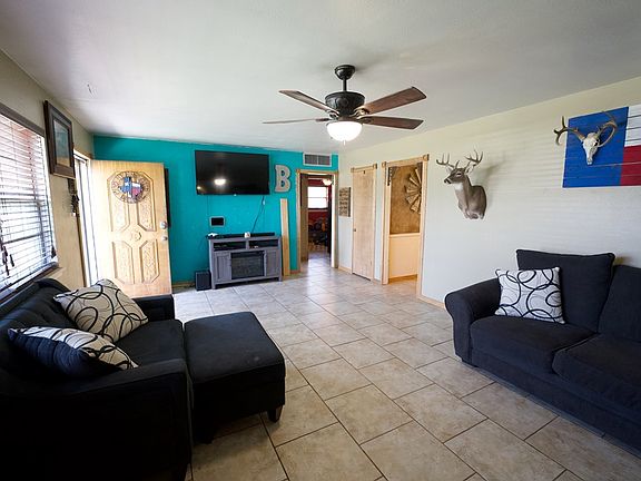 2nd image of 3649 Redbud Ave