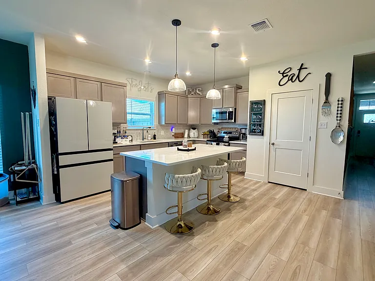 2026 Yarrelton Dr — Photo 5
