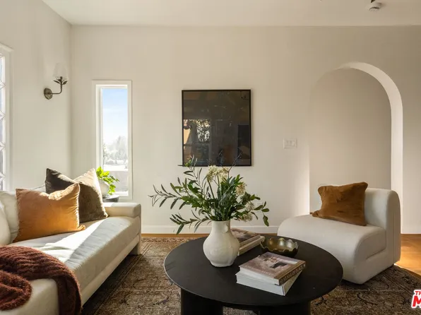 3749 W 59th St, Los Angeles, CA 90043
