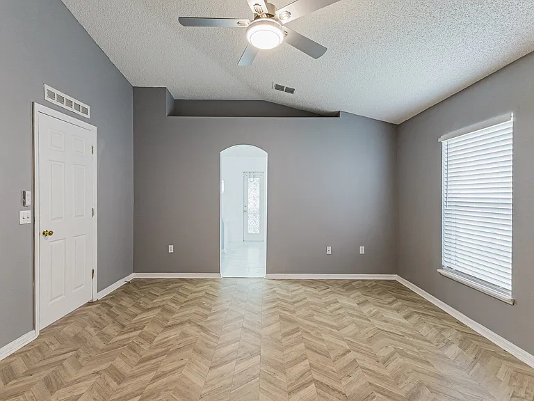 1733 La Maderia Dr SW — Photo 12