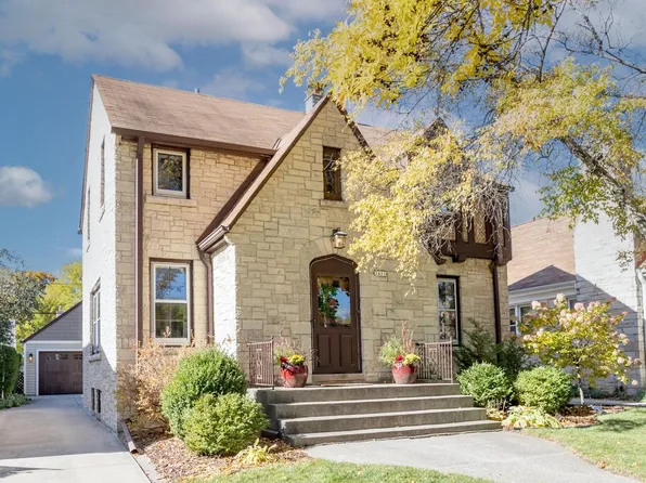 2431 North 85th STREET, Wauwatosa, WI 53226