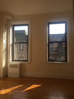 Rented by Waverly Realty Associates | media 4