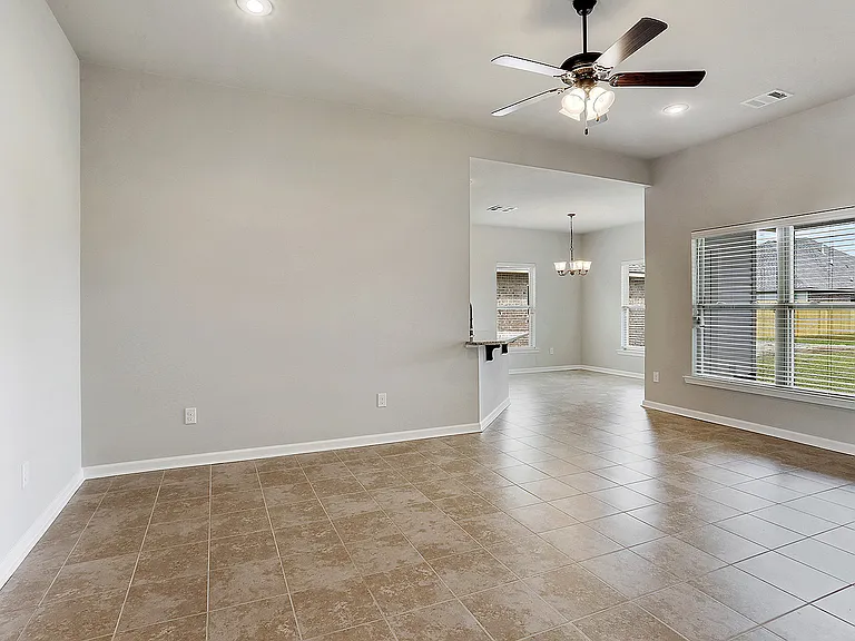 18322 Sunset Park Dr — Photo 3