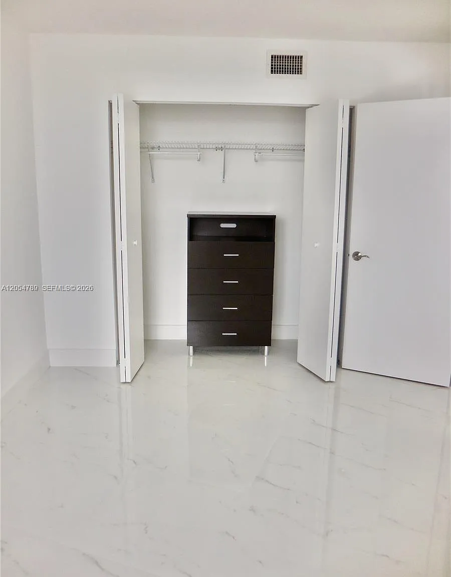 2 bed, 1230 sqft, $4,300 — Photo 3