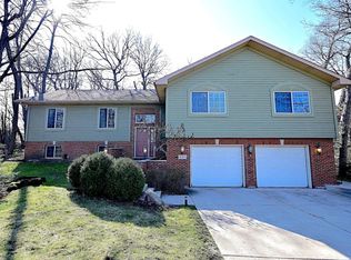 830 Arbor Ave, West Chicago, IL