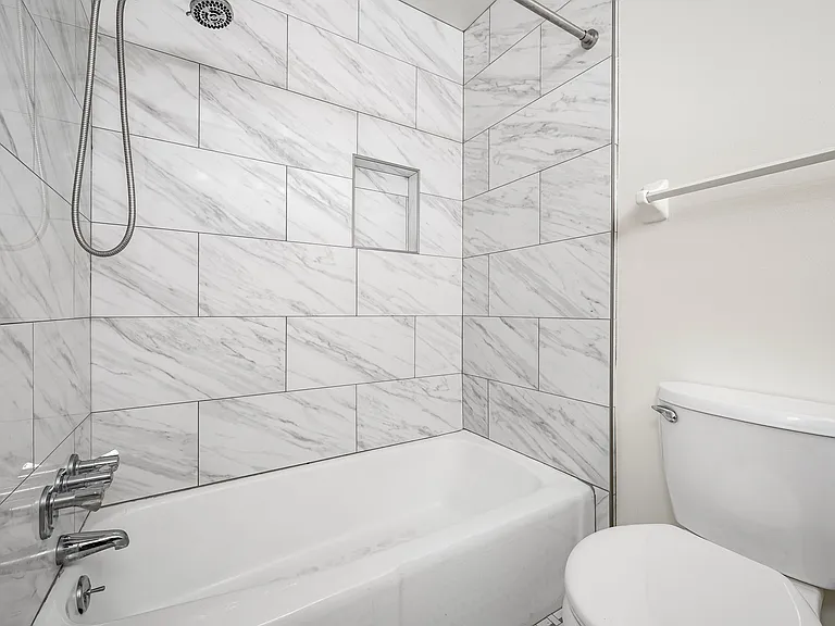 2122 Acklen Ave #5 — Photo 16