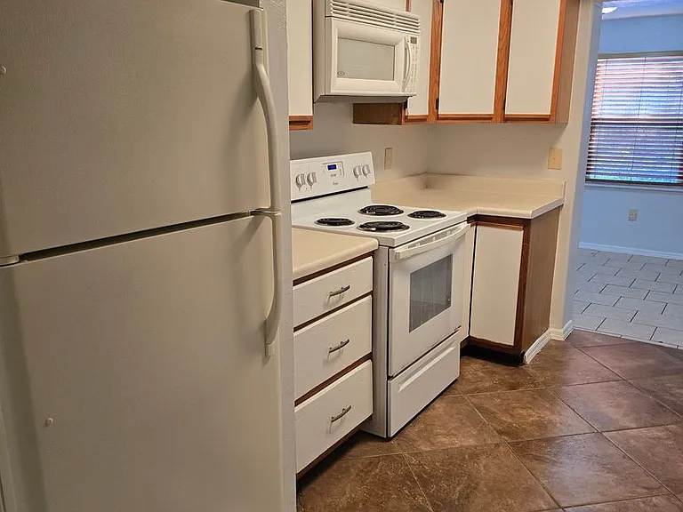 2847 W Rennet Ct — Photo 6
