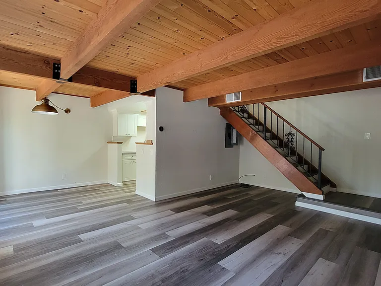 118 Mission Dr — Photo 1