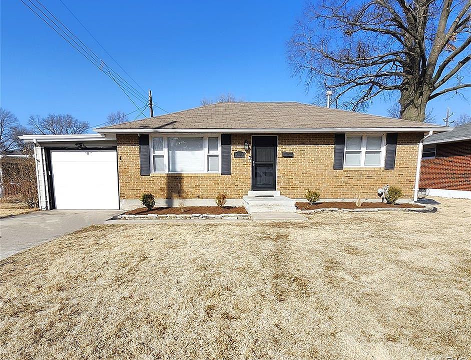 1st image of 2415 Woodlawn Ave