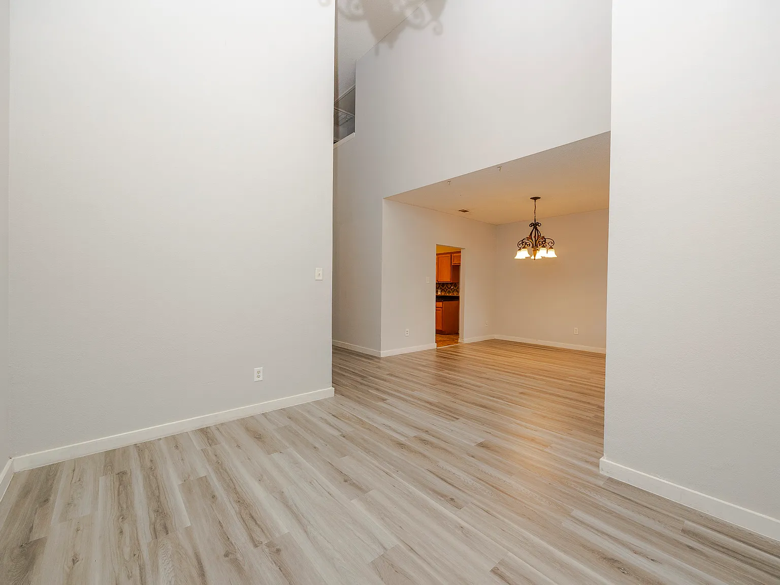 4 bed, 2.5 bath, 2334 sqft, $2,250 — Photo 4