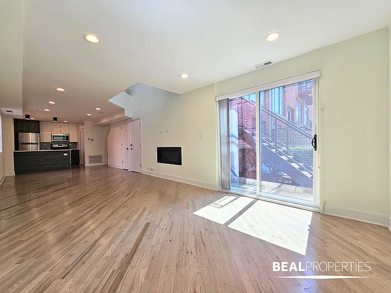 954 W Grace St — Photo 15