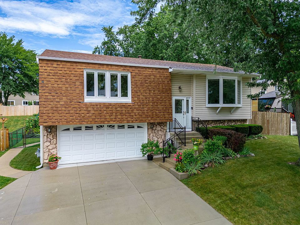 1st image of 454 N Clearwater St