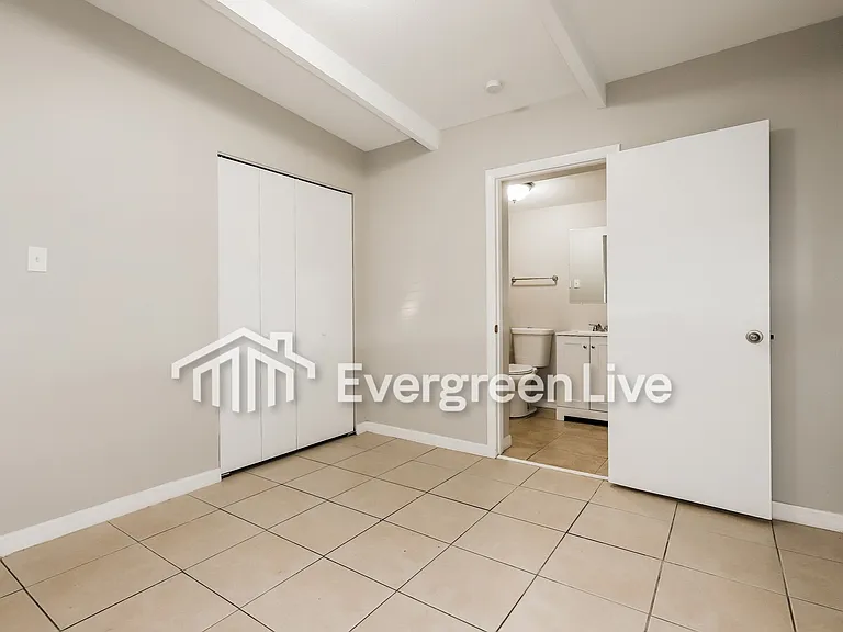 7006 Robindale Rd — Photo 12
