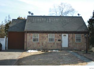 70 County Center Rd, White Plains, NY 10607