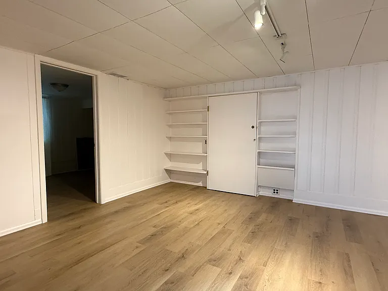 2741 S Fairfax St — Photo 15