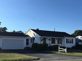 33 Prospect St, Somerset, MA 02726