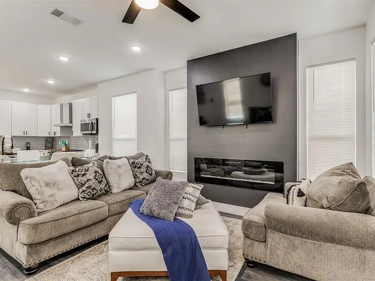 2214 Dyson St — Photo 4