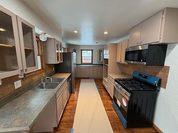 4th image of 10 Fruitland Dr