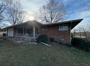 52 Dwight St, Mountain Home, AR 72653