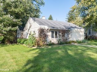 803 Northampton St, Woodstock, IL 60098