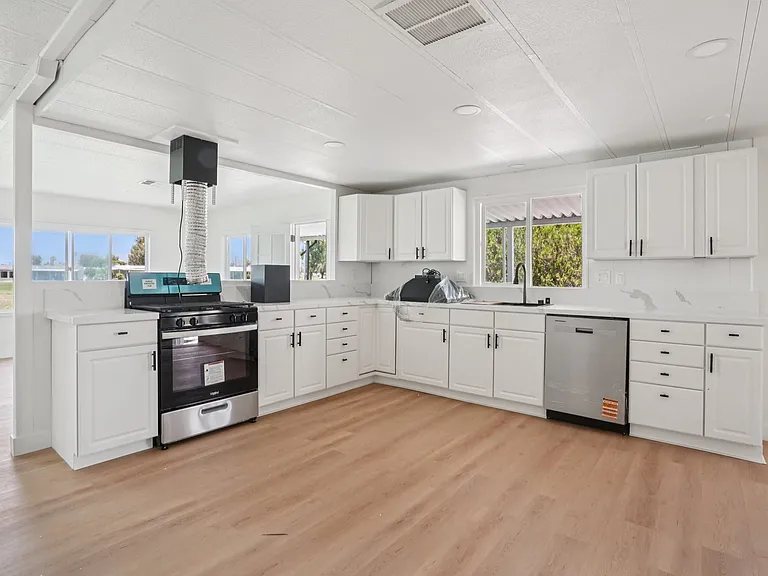 33423 Barcelona Dr — Photo 41