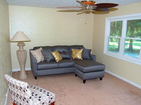 5th image of 1505 Isaac McCoy Dr