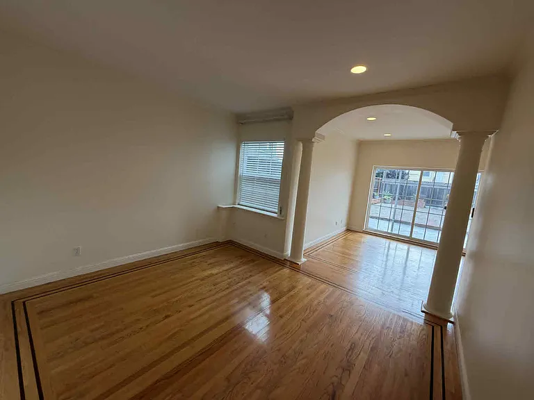 322 18th Ave — Photo 24