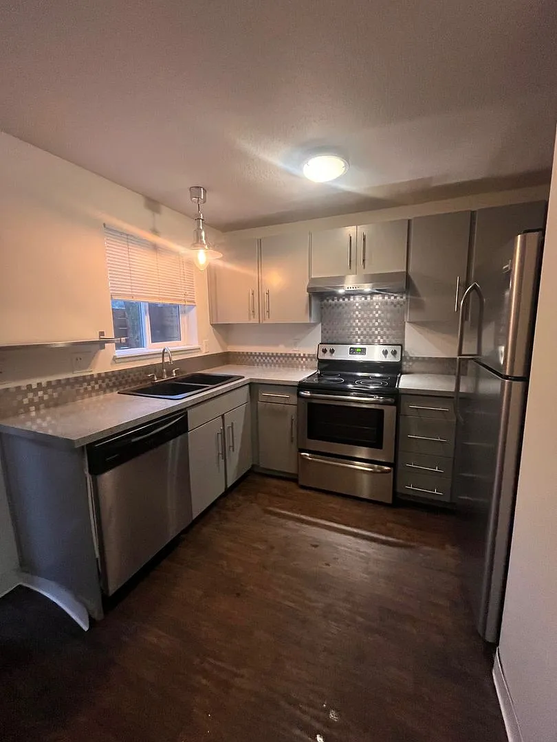 St Louis Townhomes — Photo 4
