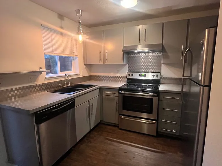 9027 N Saint Louis Ave — Photo 3
