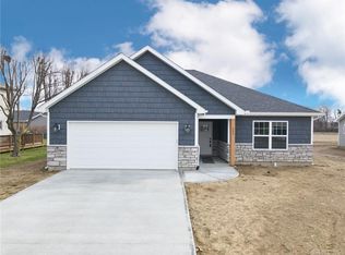 205 Fox Harbor Dr, Troy, OH 45373