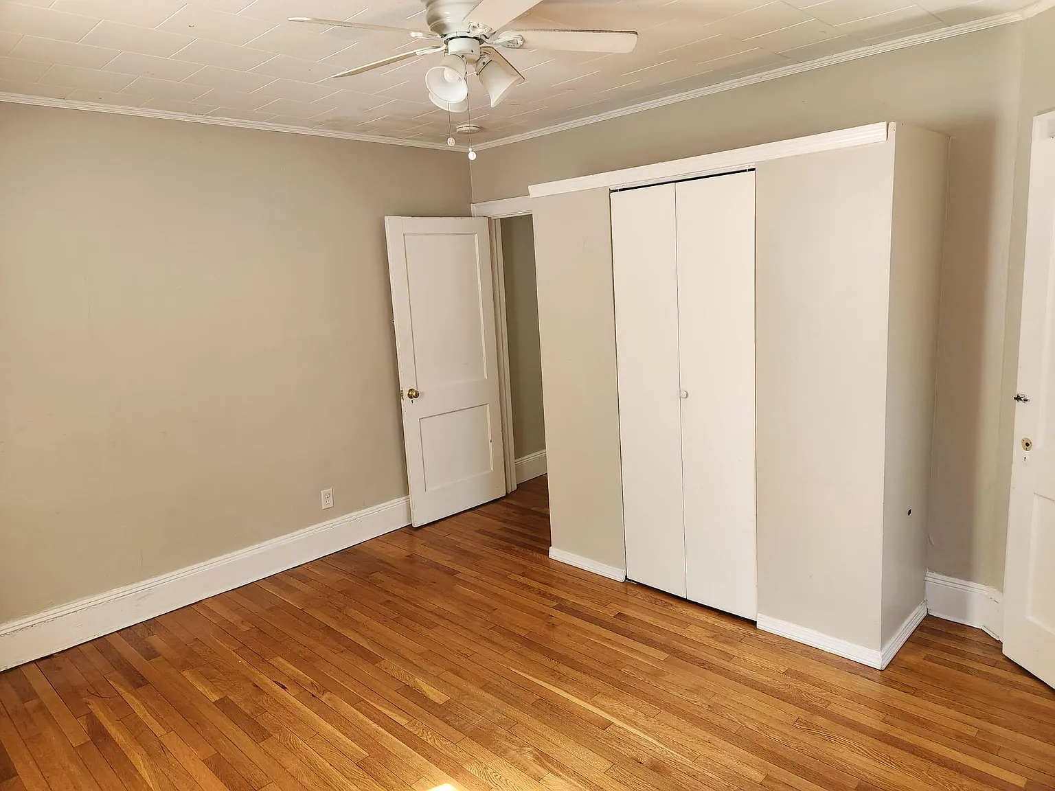 170 Oakside Ave — Photo 2