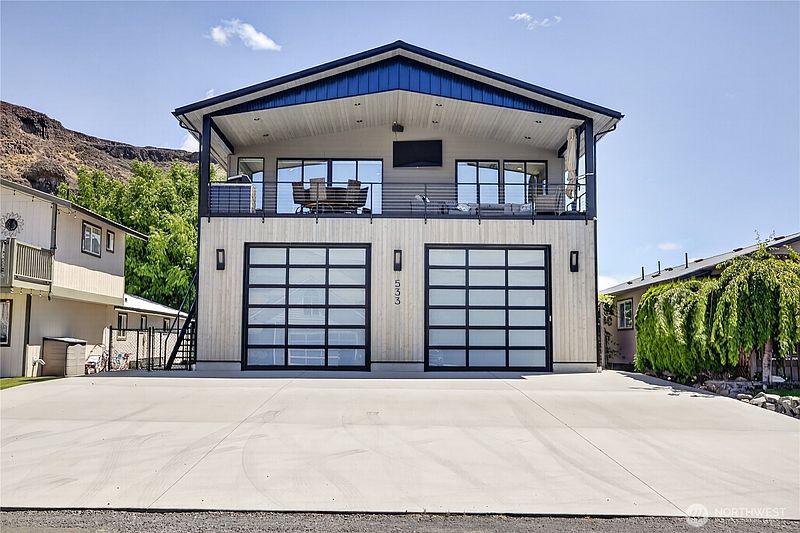 2nd image of 533 River Drive SW