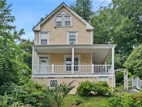 223 Hickory St, Mc Kees Rocks, PA 15136