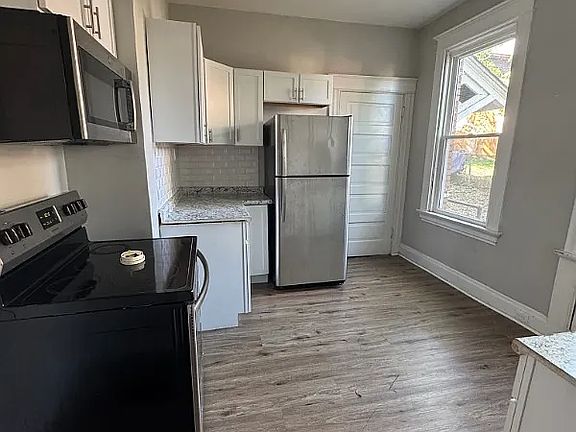 4th image of 268 Helen St #1