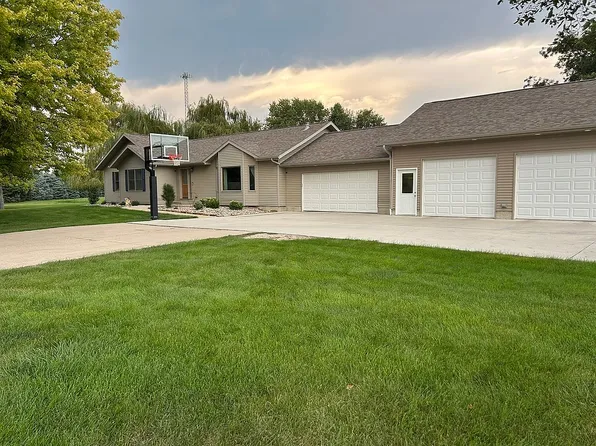 511 W Main St, Elk Point, SD 57025