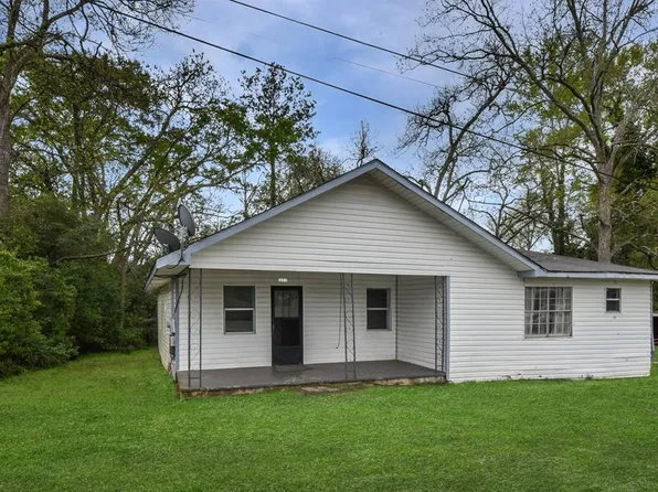 323 Vester Cole St, New Brockton, AL 36351