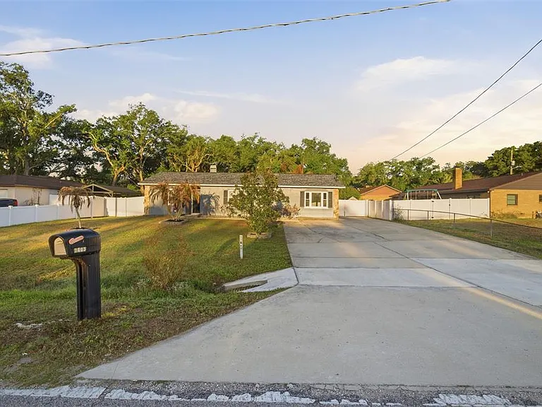 7403 Providence Rd — Photo 3