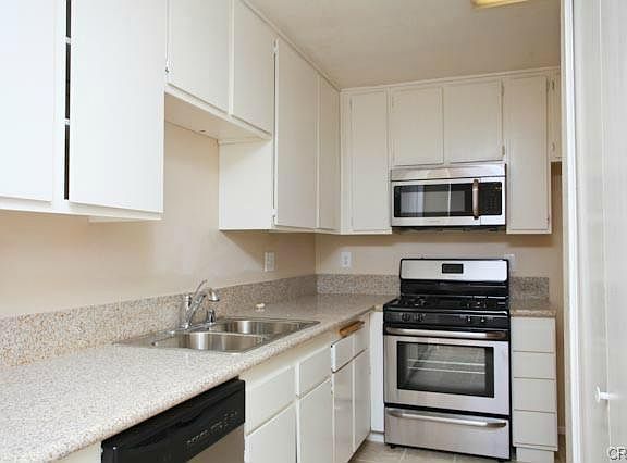 4th image of 434 Golden Springs Dr Unit B
