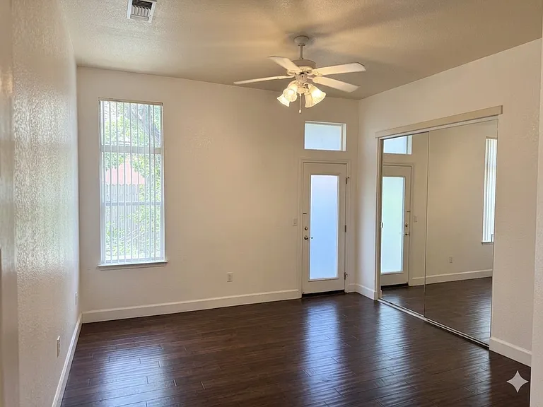 7201 Queen Isabella Ct — Photo 5